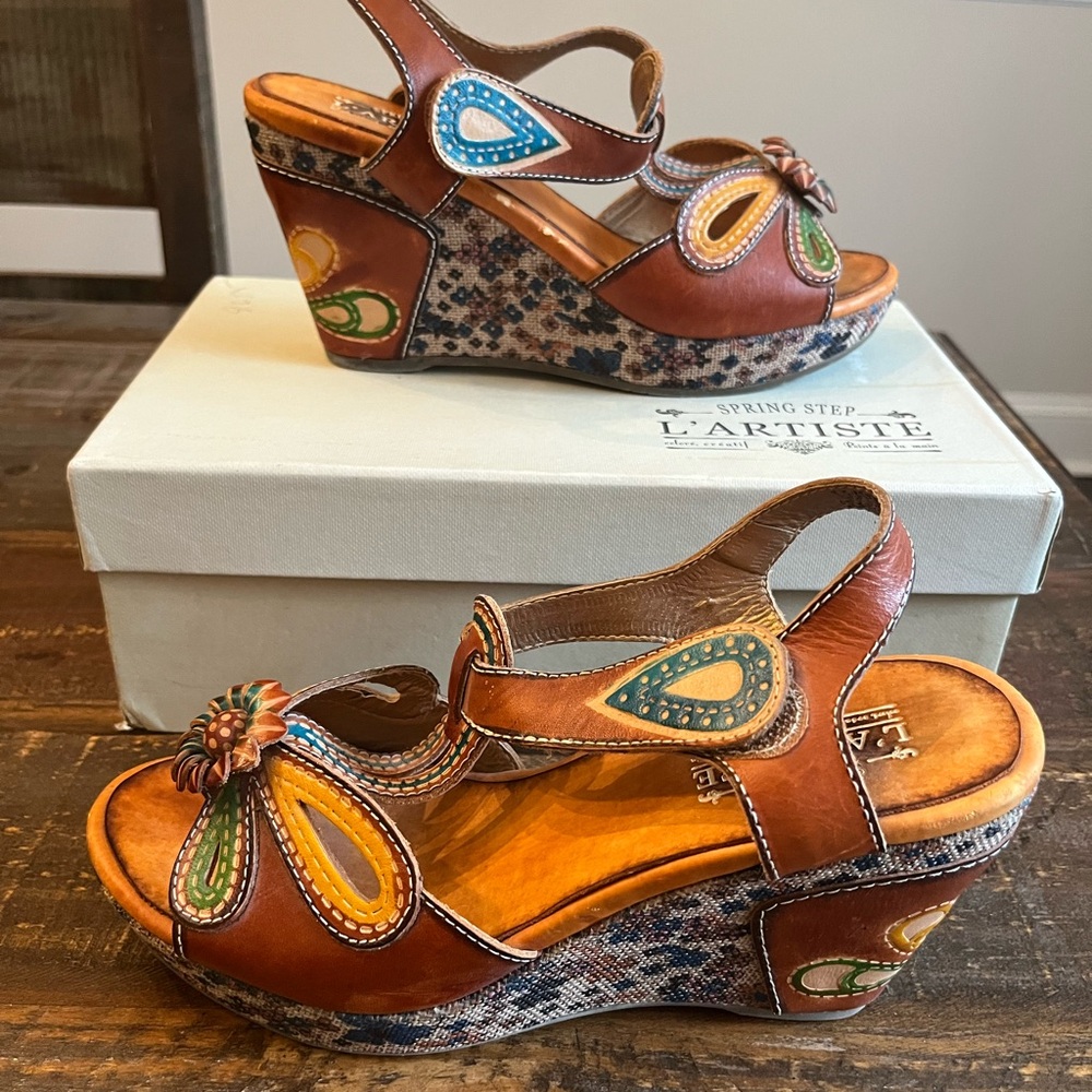 L'Artiste Super Cute Colorful Floral Sandals